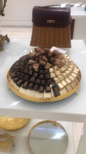 Folies au Chocolat LLC - Hospitality and gastronomy