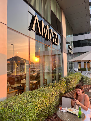 AMAZI Café & Barber