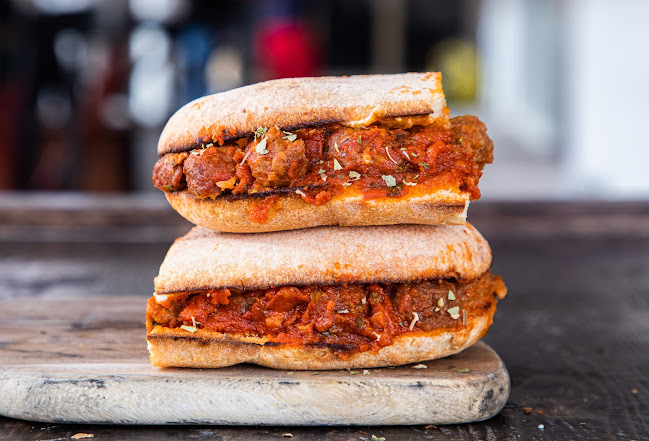 Comentarii opinii despre Gino's Deli Mirdif Dubai (Delivery Only)