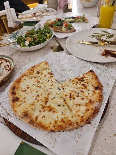 Opinii despre Beirut Gate Lebanese Restaurant بوابة بيروت în Sharjah - Hospitality and gastronomy