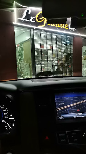 Le Grande Cakes & Flowers Khalifa city branch