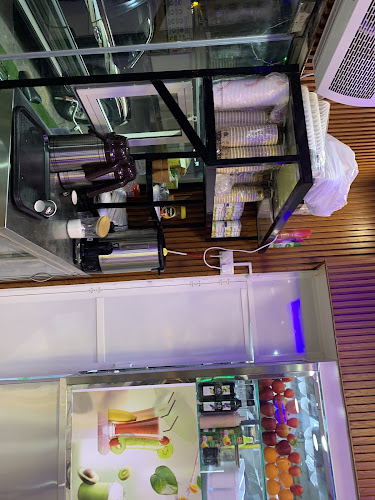 World Grills Cafeteria -کافتیریا عالم المشاوی