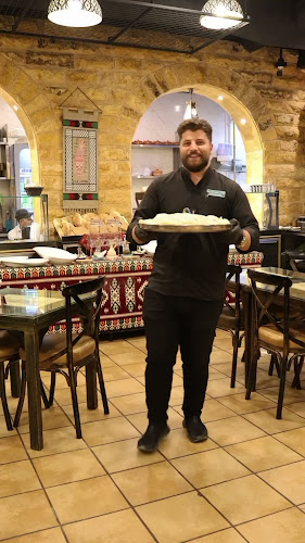 Opinii despre Old Town Falafel Restaurant în Sharjah - Hospitality and gastronomy