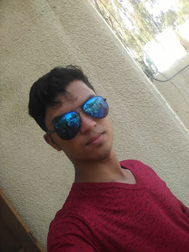 اشارات - شارع الساعة - أبو ظبي