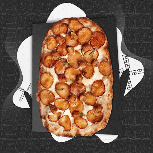 PINSANITY - Dubai Marina Promenade - Hospitality and gastronomy