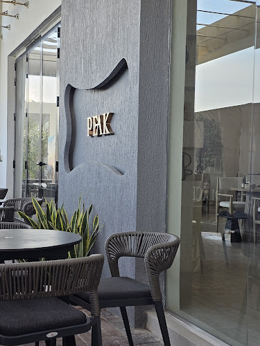 Opinii despre PEAK LOUNGE în Ras Al-Khaimah - Hospitality and gastronomy