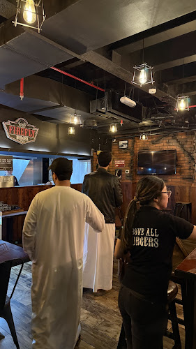 Opinii despre Firefly Burger în Abu Dhabi - Hospitality and gastronomy