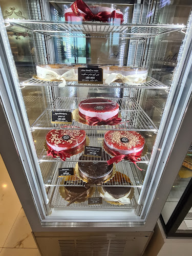 Salé Sucré Pâtisserie - Hospitality and gastronomy