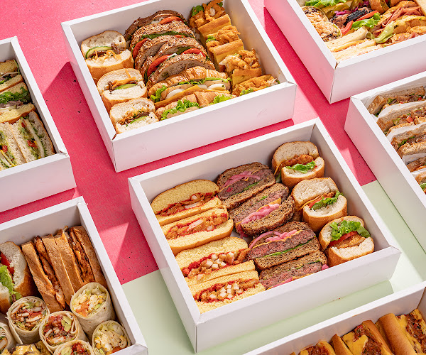 Bloomsbury's, Al Wahda Mall - Level 2 Hazza ' Bin Zayed The First St - Al Nahyan - Zone 1 - Abu Dhabi