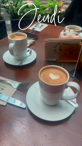 Urth Caffe - Hospitality and gastronomy