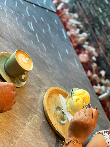 YaQoot ShiraZ - Cafe & Pastry shop ️ - Hospitality and gastronomy