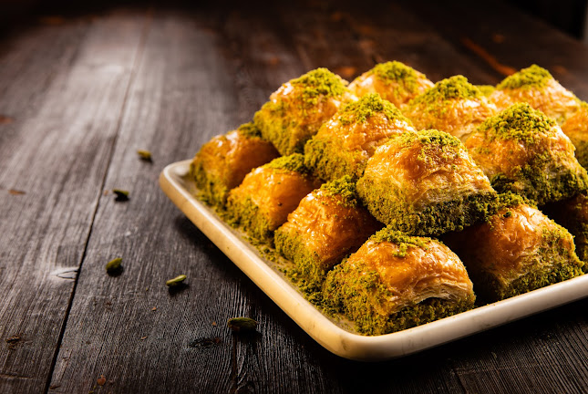 Opinii despre Tatli Sarayi Turkish Sweets and Pastries în Abu Dhabi - Hospitality and gastronomy