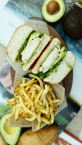 Table Otto Al Jimi Mall - Abu Dhabi