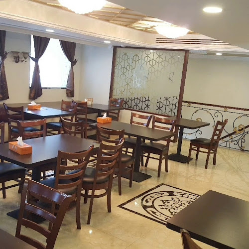 Opinii despre Qasr Alasala mandi and mathbi restaurant în Abu Dhabi - Hospitality and gastronomy