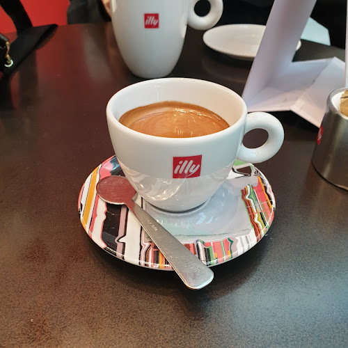 illy cafe Dubai mall - Dubai