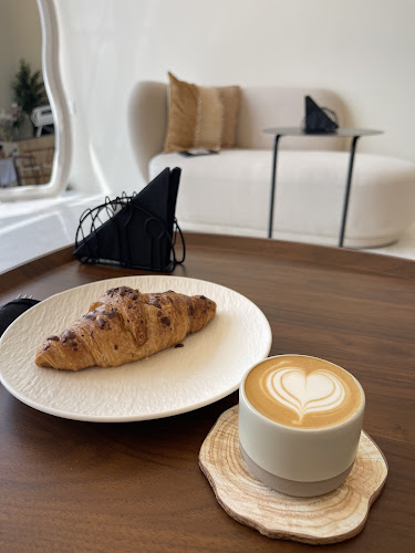 AROHA CAFE - Hospitality and gastronomy