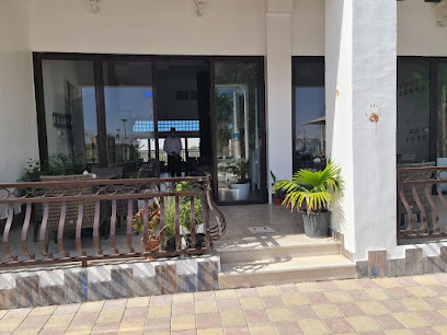 moon light coffee shop and cafeteria مقهى وكافتيريا ضوء القمر