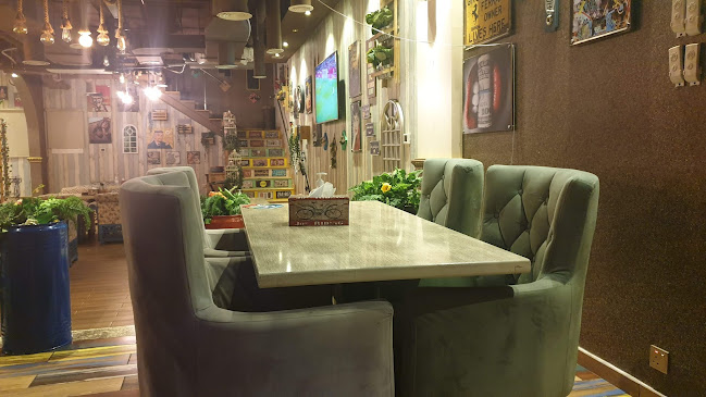 Paparazzi cafe and restaurant - Hospitality and gastronomy