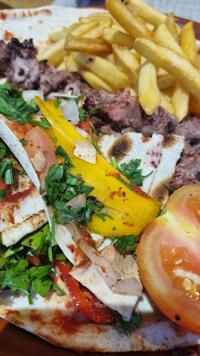 ALHAJARAIN RESTAURANT - مطعم الحجرين - Dubai