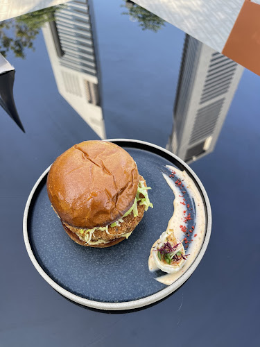 High Joint - Emirates Towers