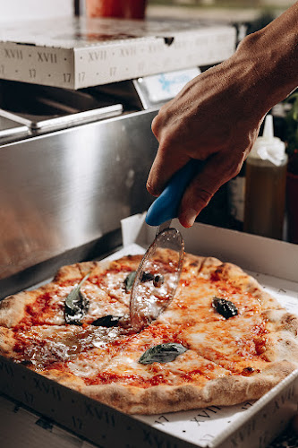 Piazza17 Last Exit Al Khawaneej - Hospitality and gastronomy