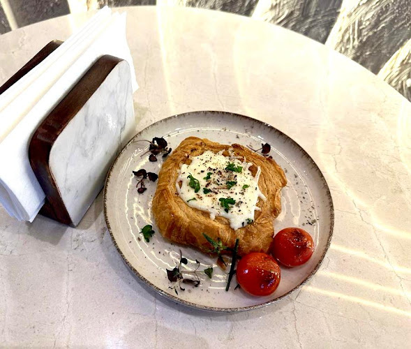 Deep Cafe - Hospitality and gastronomy