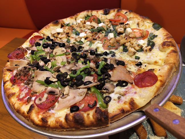 Russo's New York Pizzeria - Hospitality and gastronomy