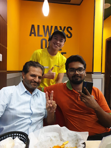 Comentarii opinii despre Hardee's Dasman