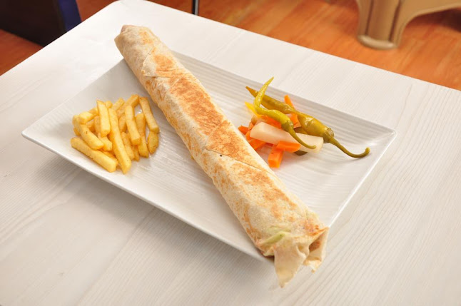 Cafeteria Safari Fresh chicken