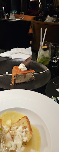 Stratos Revolving Lounge & Bar - Abu Dhabi