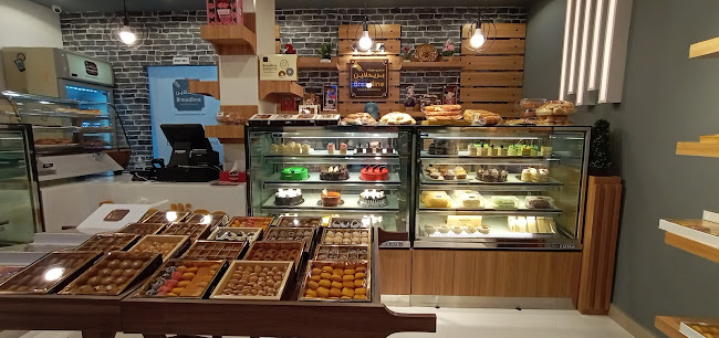Breadline Bakery & Confectionery Branch 1 - Hospitality and gastronomy