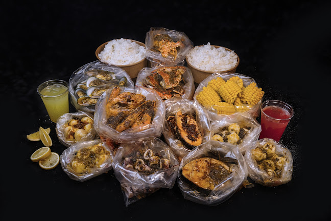 Off The Hook Seafood Restaurant - Town Center Fujairah - Fujairah