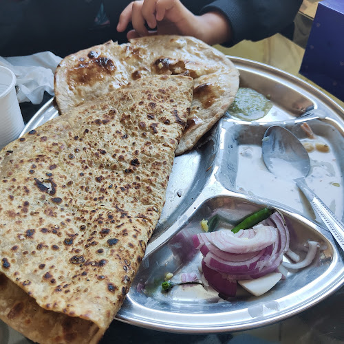 Royal Foods Restaurant (ਪੰਜਾਬੀ ਢਾਬਾ)