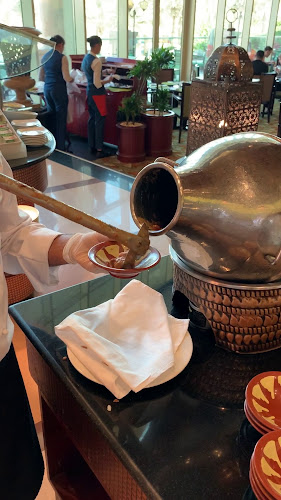 Opinii despre Sevilla în Abu Dhabi - Hospitality and gastronomy