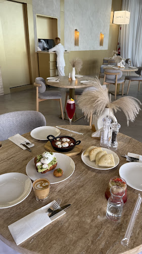 James Cafe - Al Qana