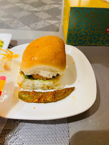 Opinii despre Bikanervala în Abu Dhabi - Hospitality and gastronomy