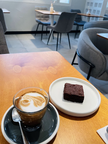 Opinii despre Slash Coffee Shakhbout City în Abu Dhabi - Hospitality and gastronomy