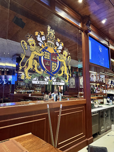 Crown & Lion The English Pub - Hospitality and gastronomy