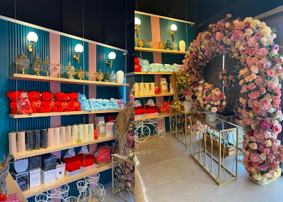 Classic House Cake & Flowers