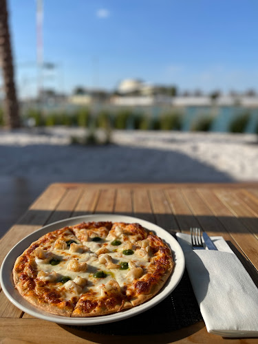 Opinii despre Wave Bar în Abu Dhabi - Hospitality and gastronomy