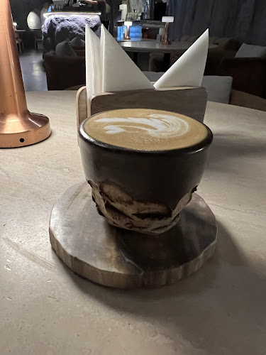 Comentarii opinii despre CAVE