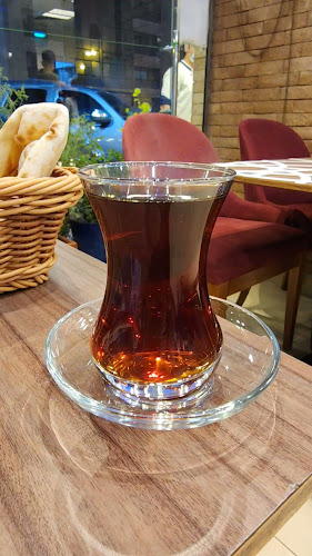 Opinii despre مطعم زرزور - تم الانتقال إلى الفرع الجديد Zarzoor Restaurant în Sharjah - Hospitality and gastronomy