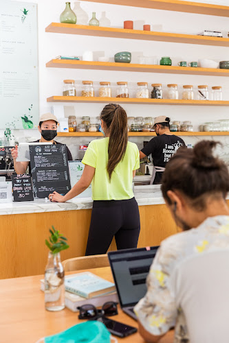 Opinii despre 100 Cafe în Dubai - Hospitality and gastronomy