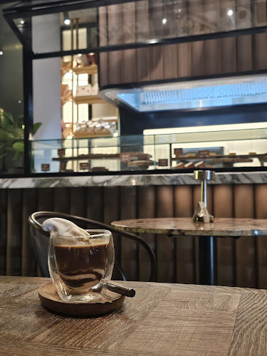 CHOCOMELT AL ZAHIA CITY CENTER SHARJAH - Hospitality and gastronomy