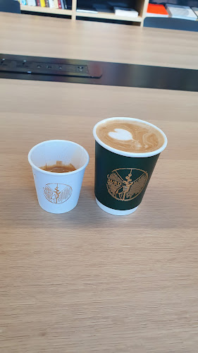 Comentarii opinii despre AURO Cafe at Warehouse421