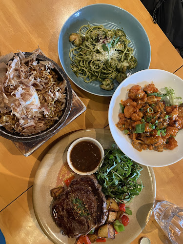 Comentarii opinii despre Social House