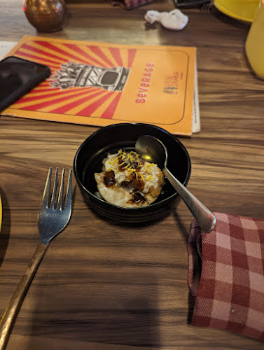 DESI DHABA BURDUBAI - Hospitality and gastronomy