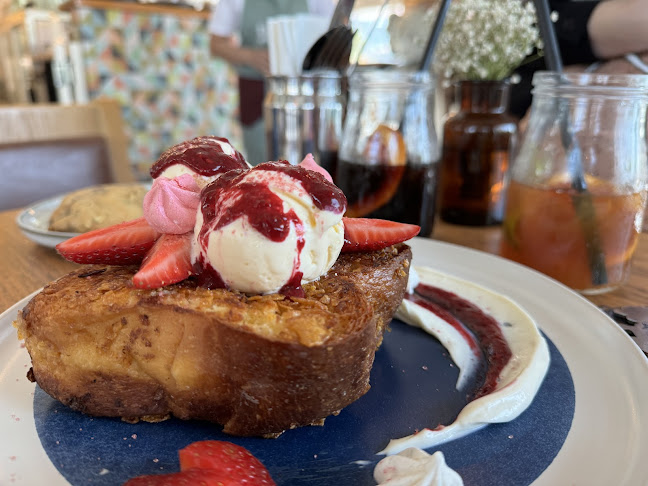 Friends Avenue Cafe JLT - Dubai