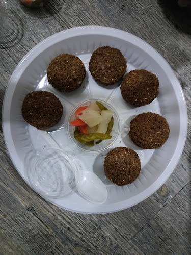 Falafel Husam AlTaawun | فلافل حسام التعاون - Sharjah