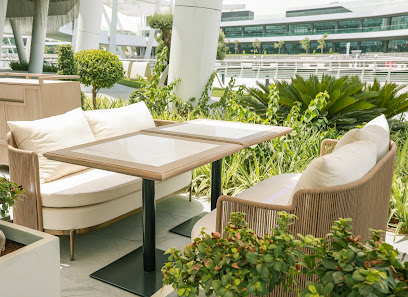 Oii Restaurant & Cafe